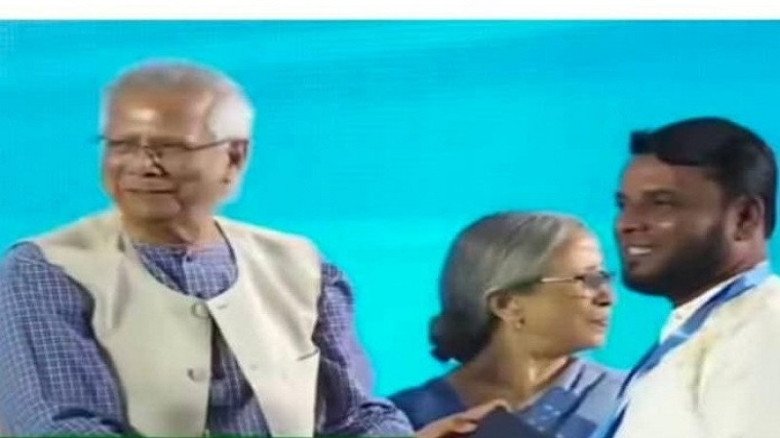 চাকরির পথ ছেড়ে সফল মাছচাষি রহমত আলী, পেলেন জাতীয় মৎস্য পুরস্