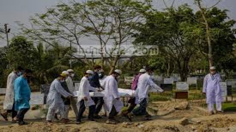 বেওয়ারিশ লাশ দাফনে টানাপোড়েন: জুরাইন-রায়েরবাজার কবরস্থানে সী