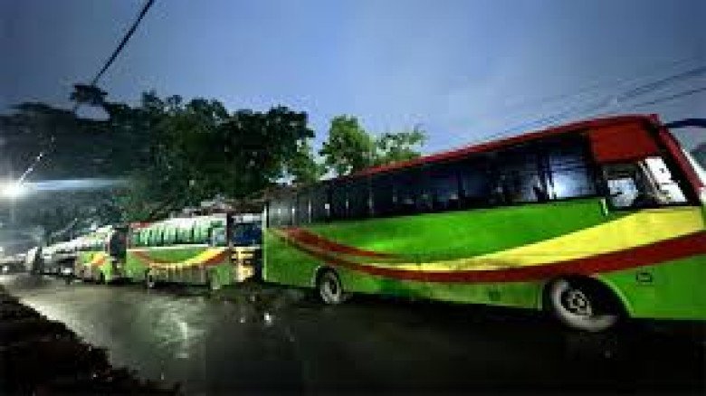 জগন্নাথ বিশ্ববিদ্যালয়ের ছাত্রী বাসচাপায় আহত, শিক্ষার্থীদের ব