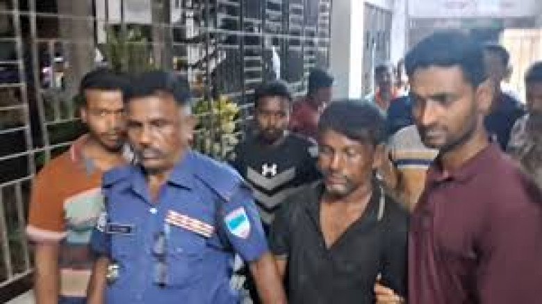 যশোরের অভয়নগরে স্কুলছাত্রী ধর্ষণের অভিযোগে ফেরিওয়ালা আটক