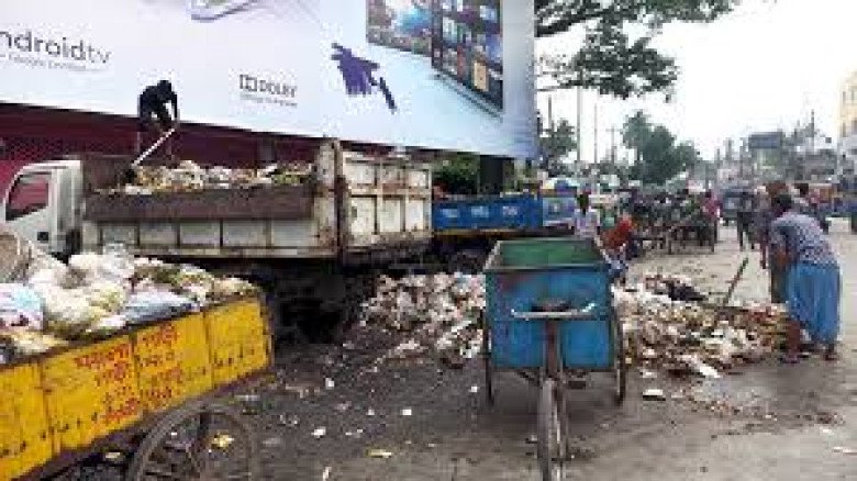 কেরানীগঞ্জে যত্রতত্র ময়লার স্তূপে স্বাস্থ্যঝুঁকি ও চরম ভোগান