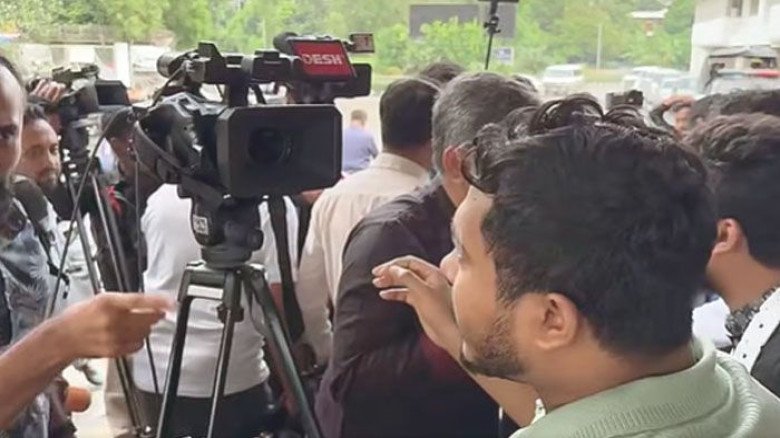 বিমানবন্দরে এনসিপি নেতা-কর্মীদের দুর্ব্যবহার, ক্ষুব্ধ সাংবাদ