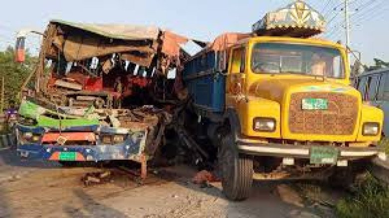 সেপ্টেম্বরে সড়ক দুর্ঘটনায় ৪১৭ জনের মৃত্যু, আহত ৬৮২