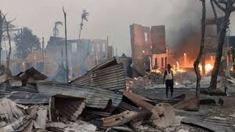 মিয়ানমারে বৌদ্ধ উৎসব ও বিক্ষোভে সেনাবাহিনীর বোমা হামলায় নি