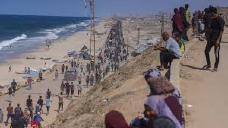 গাজায় যুদ্ধবিরতি কার্যকর: ধ্বংসস্তূপের মধ্যেও বাড়ি ফিরছেন ফি