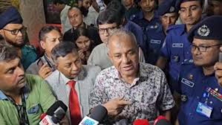 ছেলেমেয়ে দেশে, আমি একা ‘সেফ এক্সিট’ চাইব কীভাবে: স্বরাষ্ট্র 