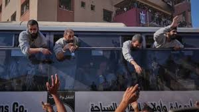 ইসরায়েলের কারাগার থেকে মুক্তি: ‘কসাইখানা থেকে ফেরা’ বললেন ফি