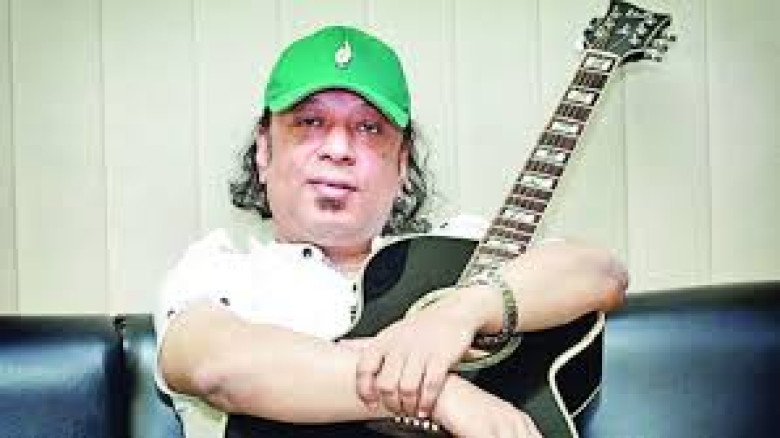 গিটার হাতে বিদ্যুৎ ছড়ানো মানুষটি: আইয়ুব বাচ্চুর প্রয়াণ দিবসে