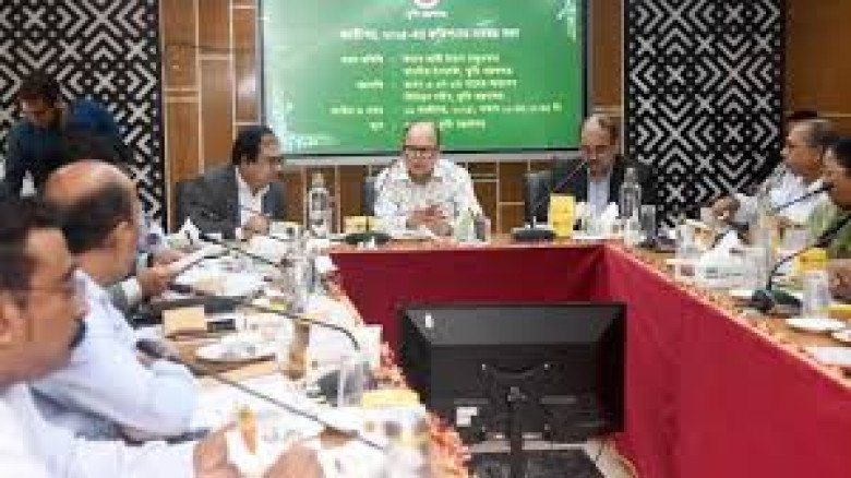 দায়িত্বশীল কর্মকর্তার মূল লক্ষ্য হওয়া উচিত জনকল্যাণ: ভূমি 