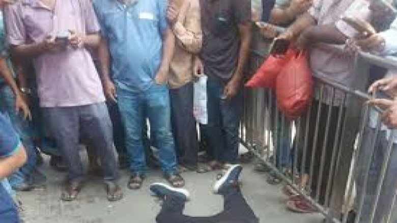 হানিফ ফ্লাইওভারে পুলিশের রেকার গাড়ির চাপায় মোটরসাইকেল আরোহী 