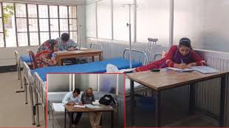 প্রতিবন্ধকতাকে জয় করে এইচএসসি পাস মনার, স্বপ্ন শিক্ষক হওয়ার