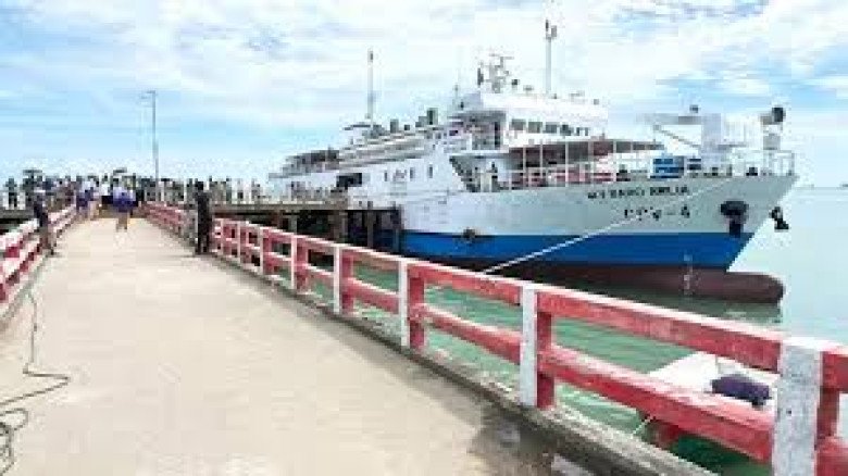 সেন্ট মার্টিনে নিষেধাজ্ঞা উঠছে কাল, তবে জাহাজ চলবে কি না অনি