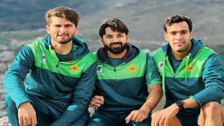 এক ওভারে ছয় ছক্কা! হংকং সিক্সেসে রেকর্ড গড়লেন পাকিস্তানের আফ