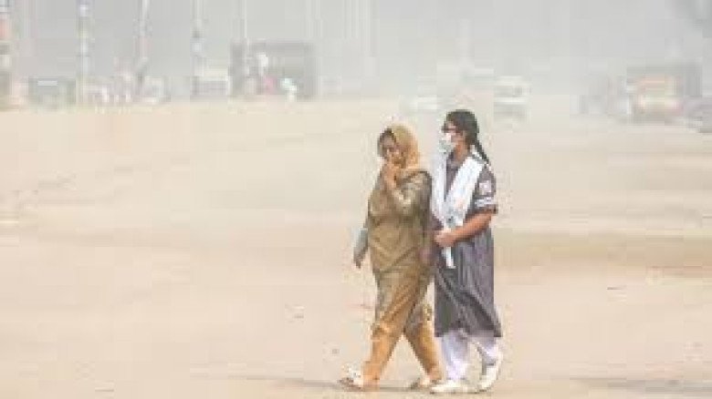 বিপজ্জনকভাবে বেড়েছে ঢাকার বায়ুদূষণ, বিশ্বের তৃতীয় দূষিত শহর 