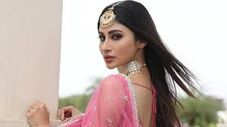 ২১ বছর বয়সে অস্বস্তিকর অভিজ্ঞতার মুখোমুখি হয়েছিলেন মৌনী রায়