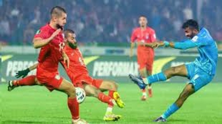 বাংলাদেশ-ভারত ম্যাচে তীব্র উত্তেজনা; প্রতিপক্ষের মাঠে চাপ স্