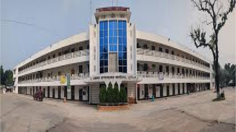 কুষ্টিয়ার ডিসির সরকারি ফোন নম্বর হ্যাক, হোয়াটসঅ্যাপে টাকা চে