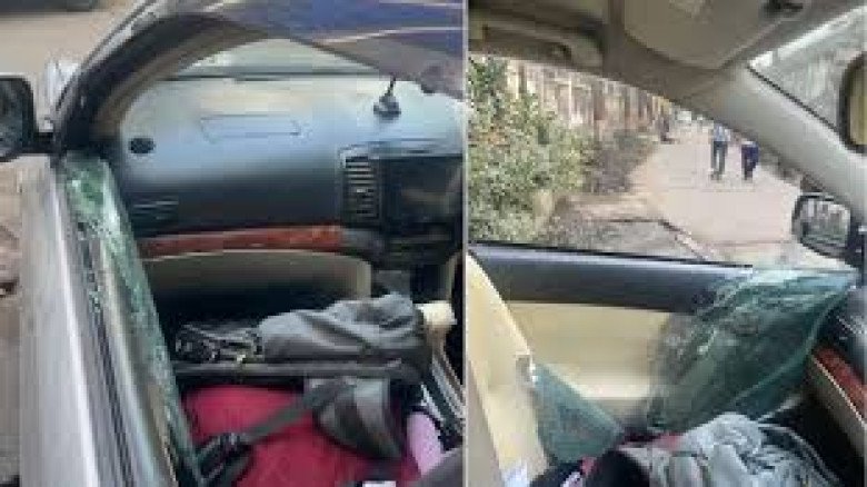 চট্টগ্রামে কাস্টমস কর্মকর্তাদের গাড়িতে হামলা, ‘গুলি করার’ হু