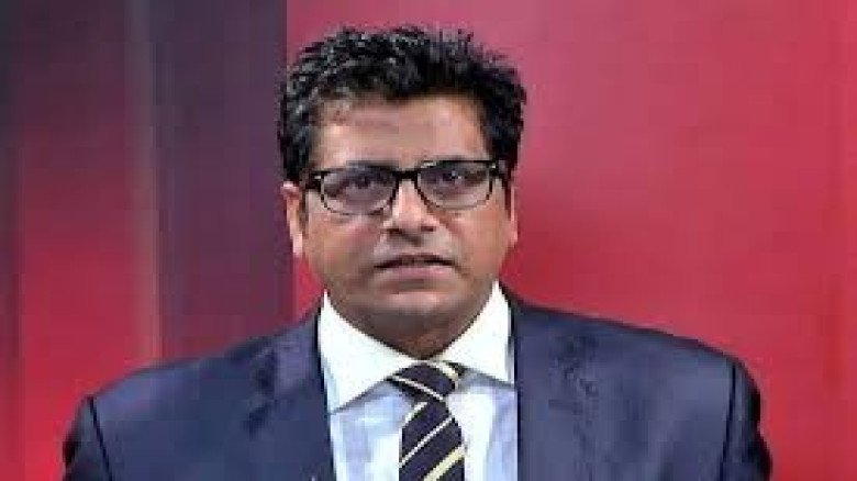 সাংবাদিক আনিস আলমগীরকে ডিবি কার্যালয়ে নেওয়া হয়েছে