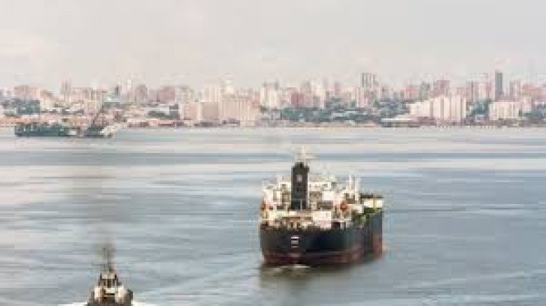 ভেনেজুয়েলার নিষিদ্ধ তেল ট্যাংকারে পূর্ণ অবরোধের নির্দেশ ট্রা