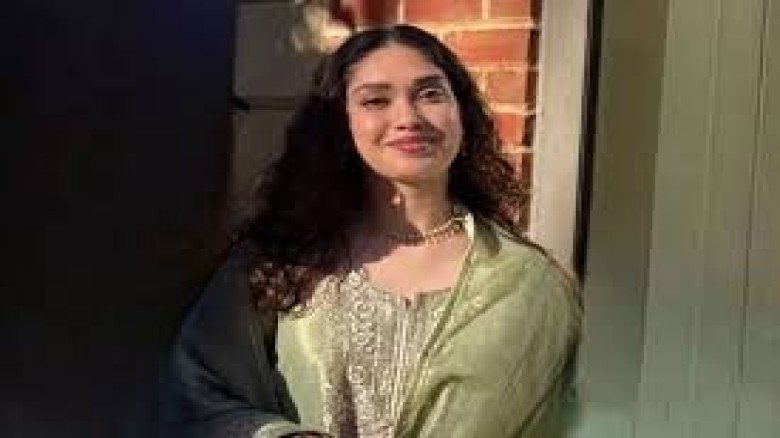 ৩০ বছর পর দেশে ফিরছেন জাইমা রহমান: নির্বাসনের সন্তান থেকে সফ