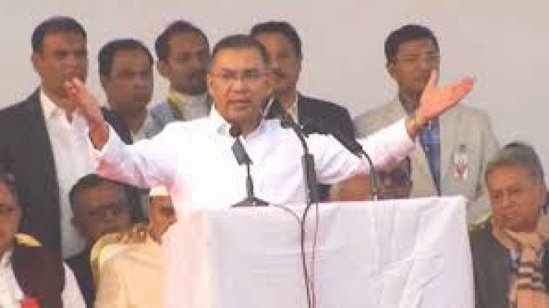 ১৭ বছরের নির্বাসন শেষে দেশে ফিরে ‘আই হ্যাভ আ প্ল্যান’ ঘোষণা 