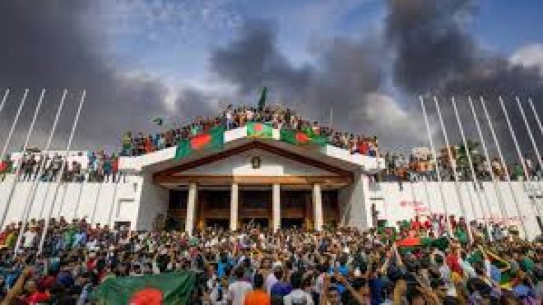 স্বৈরাচারের পতনের পর ‘ডে ওয়ান’: স্বাধীনতার উন্মাদনা ও নৈতিক বিপর্যয়ের অন্তর্দৃষ্টি...