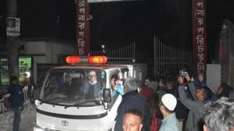 স্ত্রী–সন্তানের মৃত্যুতেও প্যারোলে মুক্তি না পাওয়া নিয়ে বিতর